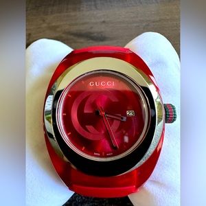 Gucci SYNC XXL Red Rubber Strap 46mm Watch YA137103 like new condition.